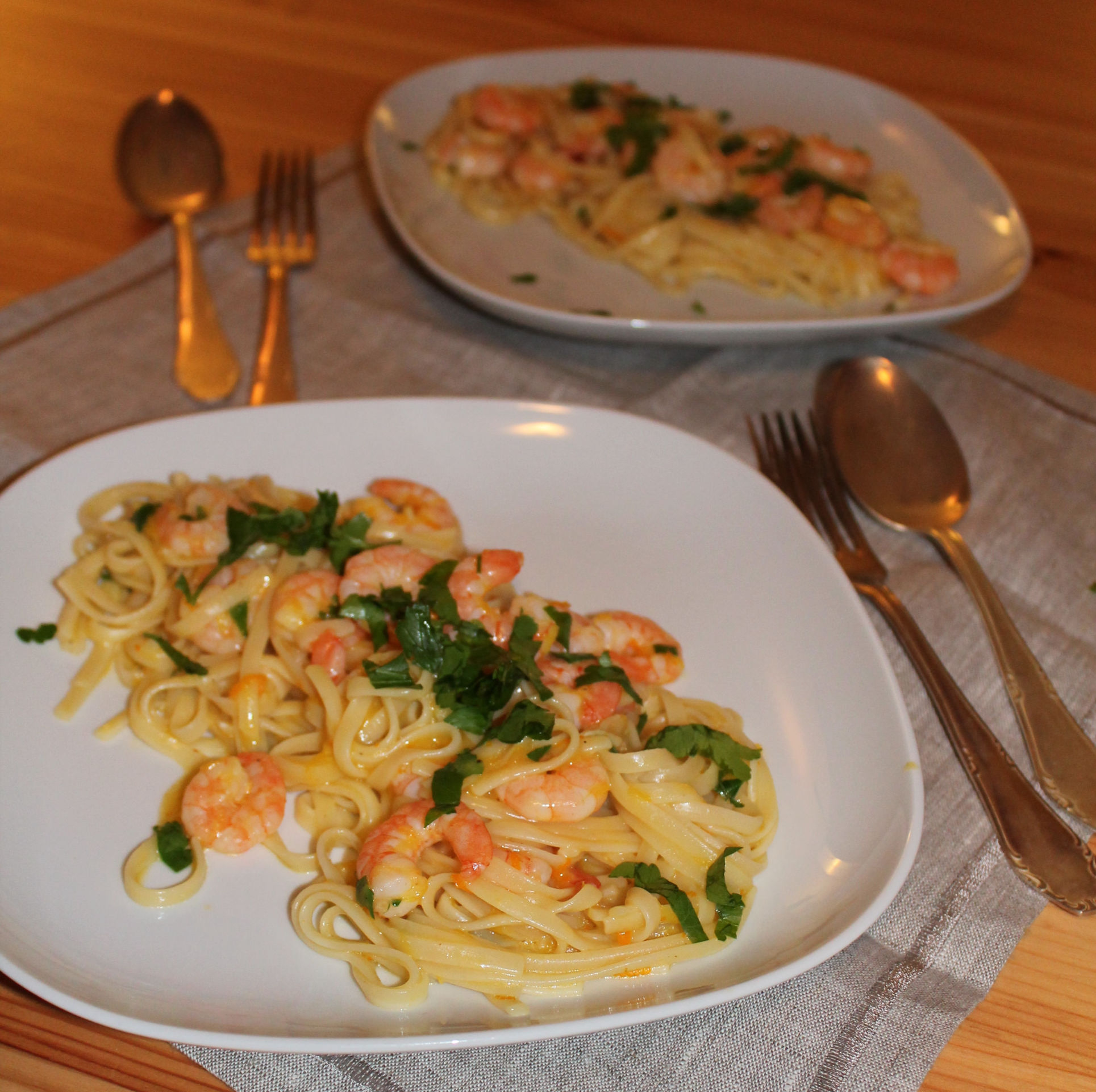 Linguine mit Scampi al vino bianco 15,50 €